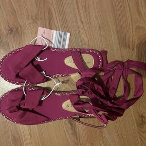 NWT Serra Women's Sandals in Berry Purple size 9